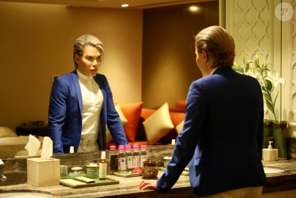 Rodrigo Alves alias le Ken humain est parti à New Delhi en Inde pour tenter de convaincre un chirurgien de l'opérer pour modifier définitivement la couleur de ses yeux - Photo prise à New Delhi, le 9 mai 2017