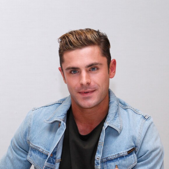 Zac Efron, en conférence de presse pour le film "Neighbors 2". Le 30 avril 2016 aux studios Universal à Los Angeles.