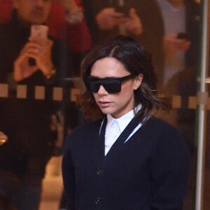 Victoria Beckham quitte son hôtel à New York le 11 mai 2017.