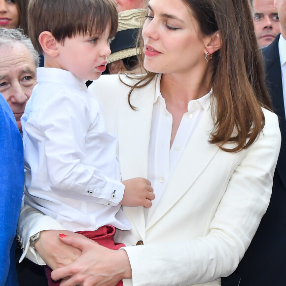 Charlotte Casiraghi et son fils Raphaël - Grand Prix de Formule E à Monaco le 13 mai 2017. © Michael Alesi / Bestimage E