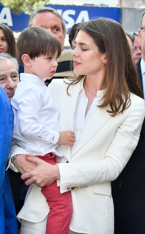 Charlotte Casiraghi et son fils Raphaël - Grand Prix de Formule E à Monaco le 13 mai 2017. © Michael Alesi / Bestimage