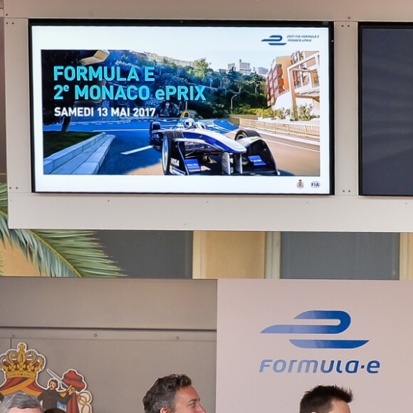 Alejandro Agag, créateur du championnat de Formule E, Louis Ducruet, le prince Albert II de Monaco, Charlotte Casiraghi et son fils Raphaël, Alain Prost, Sébastien Buemi (Renault E.dams), Lucas di Grassi (Audi Sport ABT), Nick Heidfeld (Mahindra) - Grand Prix de Formule E à Monaco le 13 mai 2017. © Michael Alesi / Bestimage