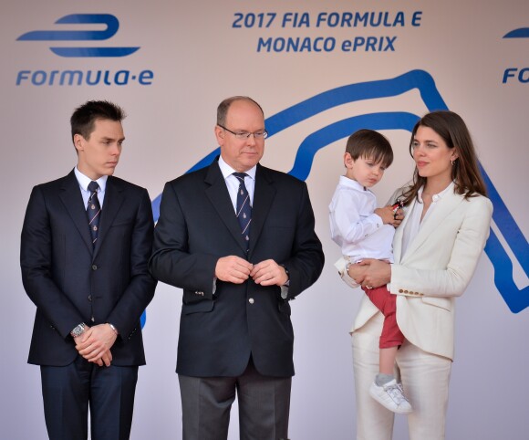Louis Ducruet, le prince Albert II de Monaco, Charlotte Casiraghi et son fils Raphaël - Grand Prix de Formule E à Monaco le 13 mai 2017. © Michael Alesi / Bestimage