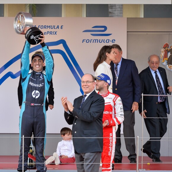 Alejandro Agag, créateur du championnat de Formule E, Louis Ducruet, le prince Albert II de Monaco, Charlotte Casiraghi et son fils Raphaël, Sébastien Buemi (Renault E.dams), Lucas di Grassi (Audi Sport ABT), Nick Heidfeld (Mahindra) - Grand Prix de Formule E à Monaco le 13 mai 2017. © Michael Alesi / Bestimage