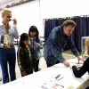 Johnny Hallyday, sa femme Laeticia et leurs filles Jade et Joy au bureau de vote de Los Angeles pour les élections présidentielles françaises de 2017. Le 6 mai 2017 © Chris Delmas / Bestimage