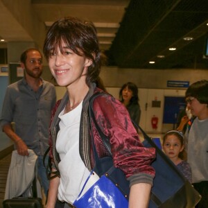 Charlotte Gainsbourg arrive à l'aéroport de Nice dans le cadre du 70ème Festival International du Film de Cannes, le 16 mai 2017.