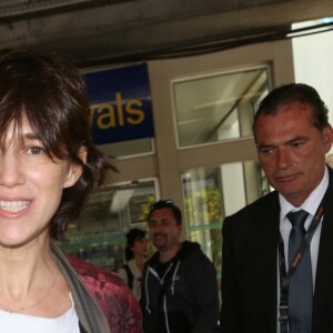 Charlotte Gainsbourg arrive à l'aéroport de Nice dans le cadre du 70ème Festival International du Film de Cannes, le 16 mai 2017.