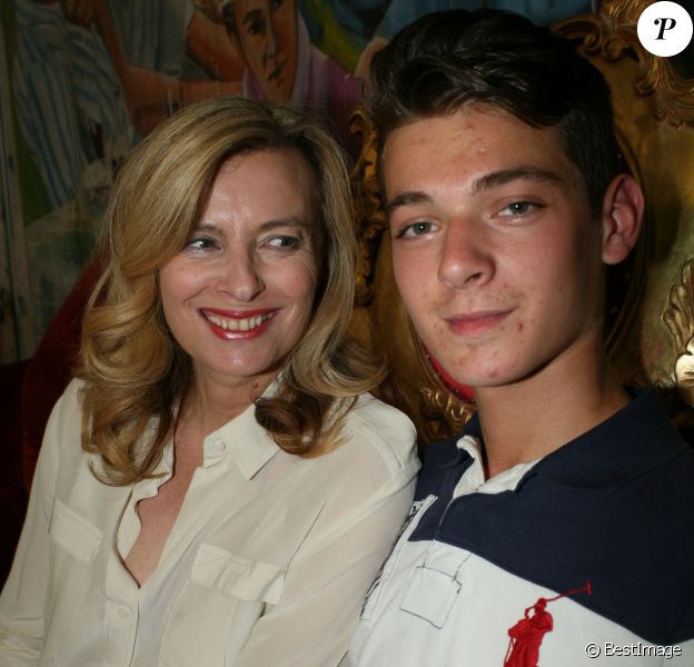 Valérie Trierweiler et son fils Léonard - Inauguration de la Fête des Tuileries à Paris le 26 juin 2015