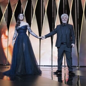 Monica Bellucci, Pedro Almodovar - Cérémonie d'ouverture du 70ème Festival International du Film de Cannes. Le 17 mai 2017 © Borde-Jacovides-Moreau / Bestimage  Opening ceremony of the 70th Cannes International Film festival. On may 17th 201717/05/2017 - Cannes