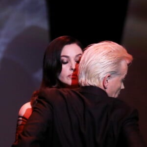 Monica Bellucci et Alex Lutz - Cérémonie d'ouverture du 70ème Festival International du Film de Cannes. Le 17 mai 2017 © Borde-Jacovides-Moreau / Bestimage  Opening ceremony of the 70th Cannes International Film festival. On may 17th 201717/05/2017 - Cannes