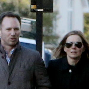 Exclusif - Geri Horner (Geri Halliwell) et son mari Christian Horner promènent leur nouveau-né Montague George Hector Horner à Londres, Royaume Uni, le 21 mars 2017.