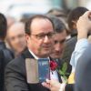 François Hollande arrive au siège du parti socialiste rue de Solférino après la passation de pouvoir à Paris le 14 mai 2017