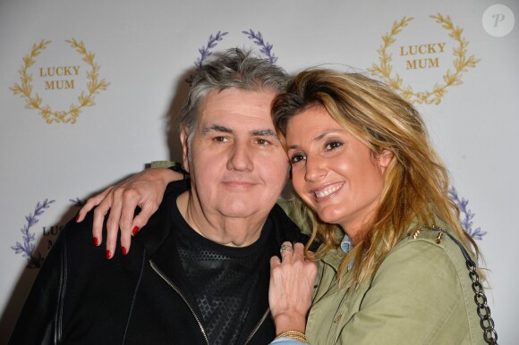 Exclusif - Pierre Ménès et Caroline Ithurbide au cocktail organisé pour le lancement de "Lucky Mum", un Concept "Kids & Pets & Family Friendly" qui s'articule autour de sweats et t-shirts à messages destinés aux mamans et à la famille. Paris, le 10 mai 2017. © Olivier Borde-Guirec Coadic/Bestimage