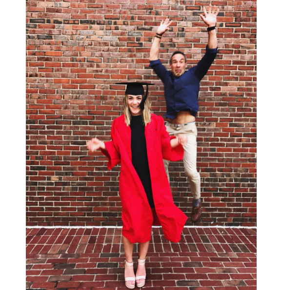 Mike Horn et Jessica. Cette dernière a été dîplomée de l'université de Boston. Mai 2017.