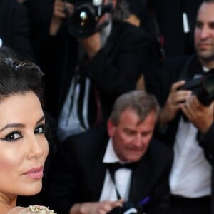 Eva Longoria - Montée des marches du film "Mise à Mort du Cerf Sacré" lors du 70ème Festival International du Film de Cannes. Le 22 mai 2017.