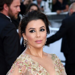 Eva Longoria - Montée des marches du film "Mise à Mort du Cerf Sacré" lors du 70ème Festival International du Film de Cannes. Le 22 mai 2017.