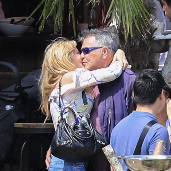 Exclusif - Jean-Marie Bigard et sa femme Lola vont fêter les 63 ans de Jean-Marie en amoureux au restaurant le Chalet des îles le 17 mai 2017 à Paris.