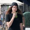 Lana Del Rey fait du shopping à Hollywood le 26 avril 2017.