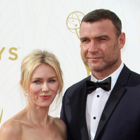 Naomi Watts (habillée en Dior Haute Couture) et son compagnon Liev Schreiber - La 67ème cérémonie annuelle des Emmy Awards au Microsoft Theatre à Los Angeles, le 20 septembre 2015.