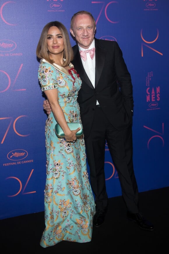 Salma Hayek et son mari François-Henri Pinault - Photocall du dîner des 70 ans du Festival International du Film de Cannes. Le 23 mai 2017. © Borde-Jacovides-Moreau / Bestimage