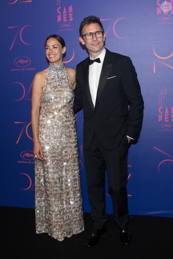 Bérénice Béjo (bijoux Chaumet) et son mari Michel Hazanavicius - Photocall du dîner des 70 ans du Festival International du Film de Cannes. Le 23 mai 2017. © Borde-Jacovides-Moreau / Bestimage