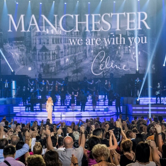 Céline Dion a rendu hommage aux victimes de l'attentat de Manchester, depuis Las Vegas, le 23 mai 2017