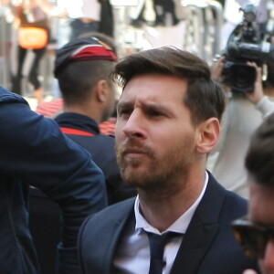 Lionel Messi arrivant au tribunal (ainsi que son père Jorge) pour leur procès pour fraude fiscale à Barcelone, le 2 juin 2016.