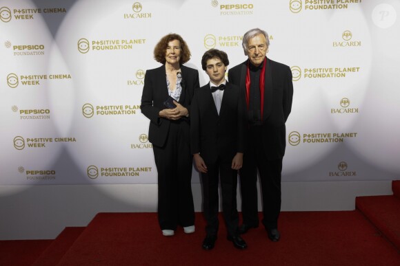 Costa-Gavras avec son petit-fils - Photocall de la soirée de la fondation Positive Planet au Palm Beach lors du 70ème festival de Cannes le 24 mai 2017.