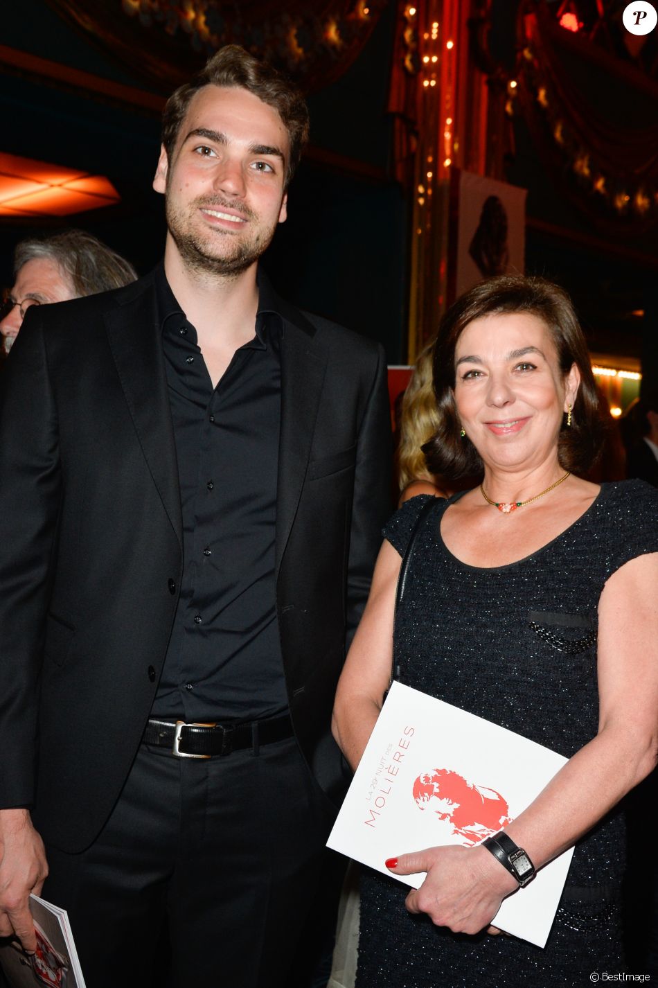 Qui Est Le Nouveau Compagnon De Carole Amiel Valentin Montand et sa mère Carole Amiel - 29ème cérémonie des Molières  2017 aux Folies Bergère à Paris le 29 mai 2017. © Coadic Guirec/Bestimage 2  - Purepeople