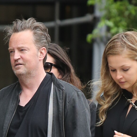 Matthew Perry et une jolie blonde dans les rues de Soho, New York le 28 mai 2017