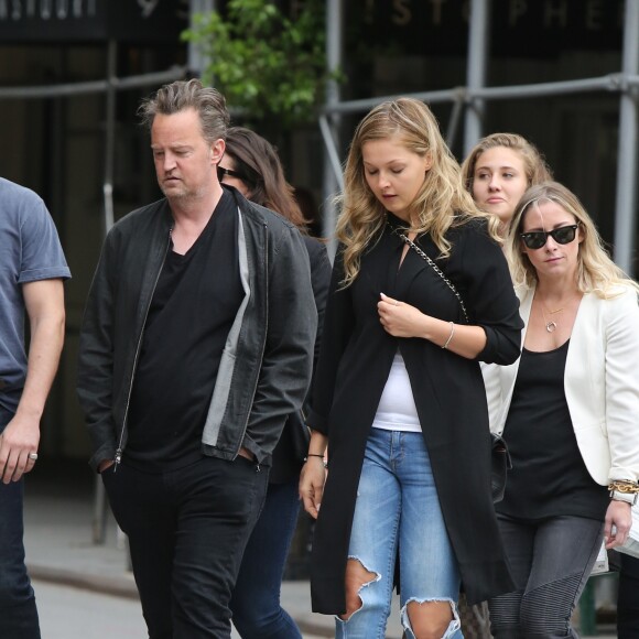 Matthew Perry et une jolie blonde dans les rues de Soho, New York le 28 mai 2017