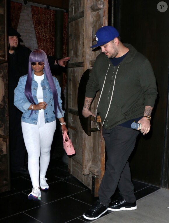 Blac Chyna et Rob Kardashian quittent ensemble le Tao Restaurant le 19 avril 2017 à Los Angeles. © CPA / Bestimage 19/04/2017 - Hollywood