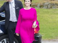Princesse Sofia enceinte : Craquante en fuchsia, elle expose son baby bump