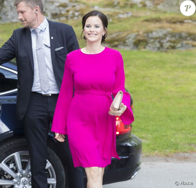 La princesse Sofia, enceinte, assiste à la remise de médailles des Sophia Sisters à la Sophiahemmet University College à Stockholm, le 31 mai 2017