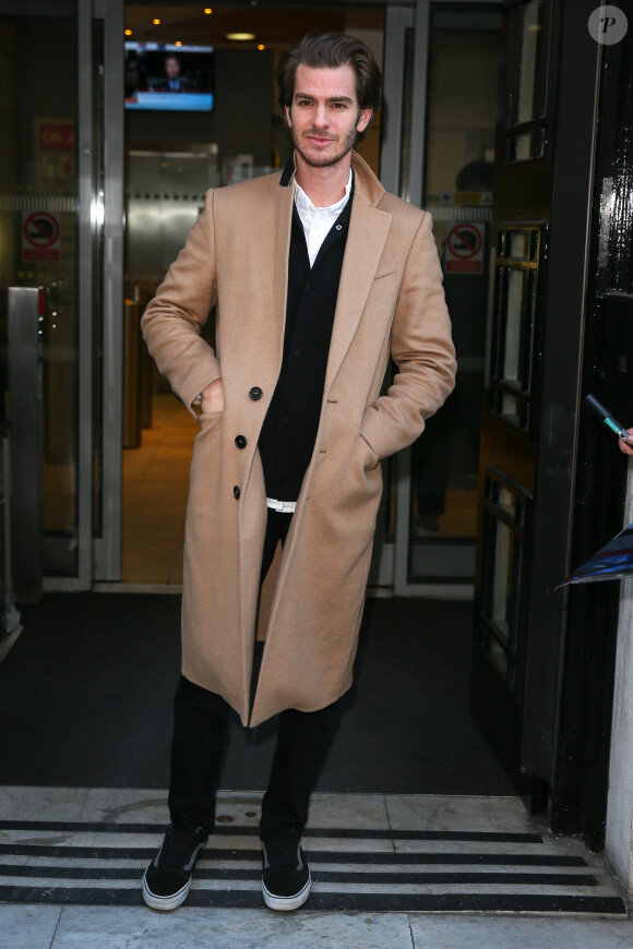 Andrew Garfield quitte les studios BBC Radio Two à Londres, Royaume Uni, le 20 janvier 2017.