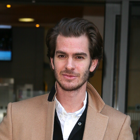Andrew Garfield quitte les studios BBC Radio Two à Londres, Royaume Uni, le 20 janvier 2017.