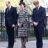 Le prince William, duc de Cambridge, Catherine (Kate) Middleton, duchesse de Cambridge, et le prince Harry assistent à une messe en hommage aux victimes de l'attentat de Londres à l'abbaye de West­mins­ter. Londres, le 6 avril 2017.