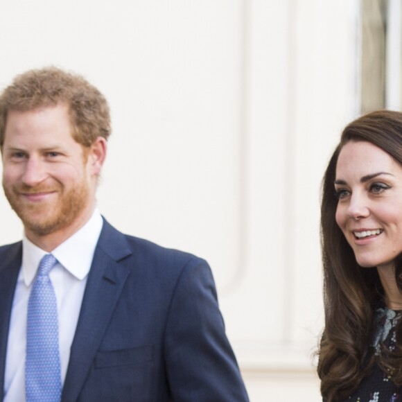 Le prince William, duc de Cambridge, Catherine (Kate) Middleton, duchesse de Cambridge et le prince Harry ont assisté à une réunion de travail du marathon "Virgin Money" à Londres, Royaume Uni, le 17 janvier 2017.