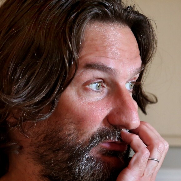Exclusif - Frédéric Beigbeder présente son nouveau film "L'idéal" lors d'une conférence de presse à Bordeaux. Le 23 Mai 2016. © Patrick Bernard-Quentin Salinier/ Bestimage