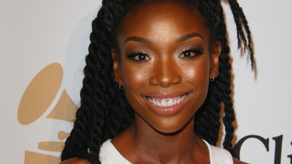 Brandy : Elle perd connaissance dans un avion... Sa grossesse en cause ?