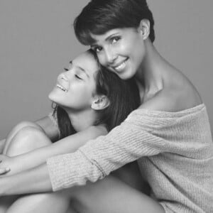 Sonia Rolland avec sa fille Tess pour la campagne Mixa.