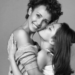 Sonia Rolland avec sa fille Tess pour la campagne Mixa.