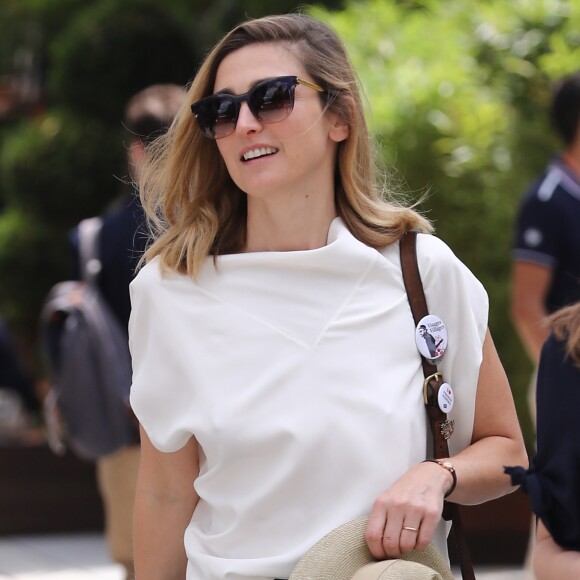 Julie Gayet au village lors des internationaux de tennis de Roland Garros à Paris le 5 juin 2017. © Cyril Moreau / Dominique Jacovides / Bestimage