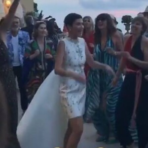 Cristina Cordula, heureuse à Capri (Italie) pour son mariage avec Frédéric, le 6 juin 2017.