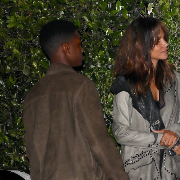 Exclusif - Halle Berry sort d'une soirée d'anniversaire organisée au restaurant Cecconi's à Los Angeles, le 8 juin 2017.