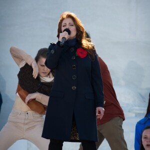 Isabelle Boulay lors des commémorations des 100 ans de la bataille de la Crête de Vimy, (100 ans jour pour jour, le 9 avril 1917) dans laquelle de nombreux Canadiens ont trouvé la mort lors de la Première Guerre mondiale, au Mémorial national du Canada, à Vimy, France, le 9 avril 2017. © Cyril Moreau/Bestimage