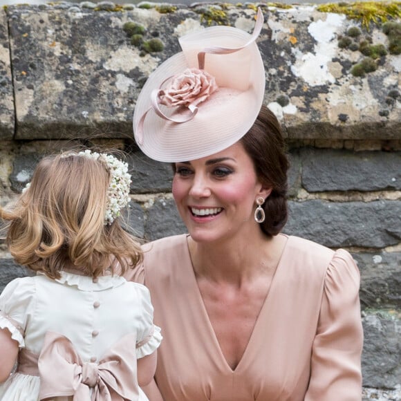 Kate Middleton, duchesse de Cambridge, et sa fille la princesse Charlotte de Cambridge - Mariage de Pippa Middleton et James Matthew, en l'église St Mark Englefield, Berkshire, Royaume Uni, le 20 mai 2017.