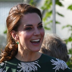 Kate Middleton, duchesse de Cambridge, visite l'exposition florale de Chelsea à Londres le 22 mai 2017.