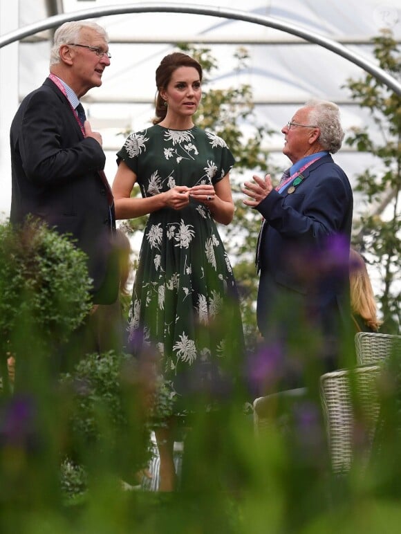 Kate Middleton, duchesse de Cambridge, visite l'exposition florale de Chelsea à Londres le 22 mai 2017.