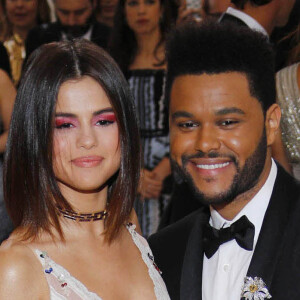 Selena Gomez et son compagnon The Weeknd au MET 2017 Costume Institute Gala sur le thème de "Rei Kawakubo/Comme des Garçons: Art Of The In-Between" à New York, le 1er mai 2017